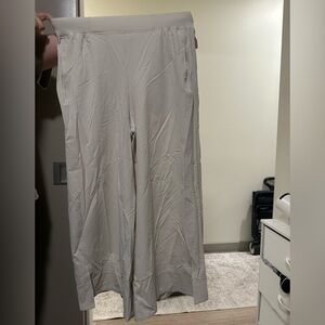 Lululemon Cropped Wideleg pants
